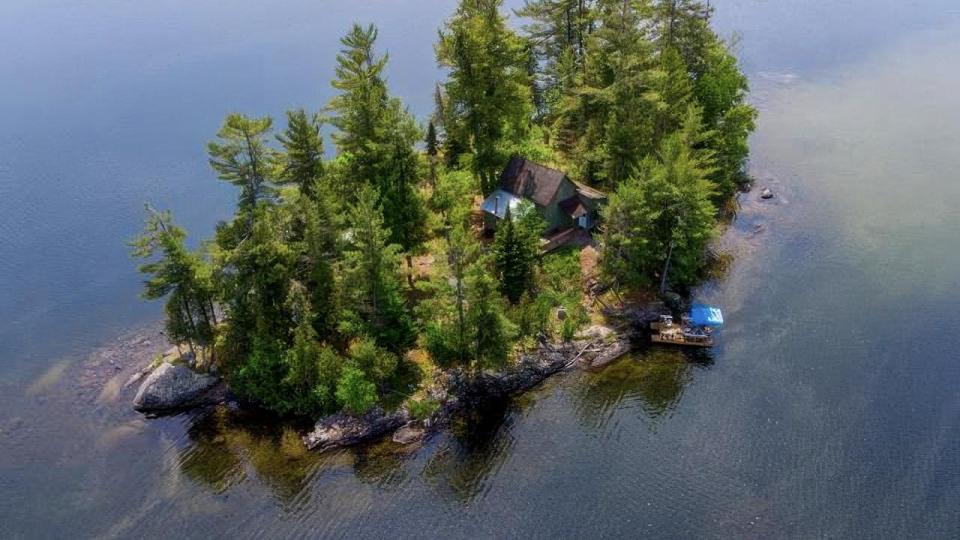 Lac des Iles Island – Private island in Quebec, Canada